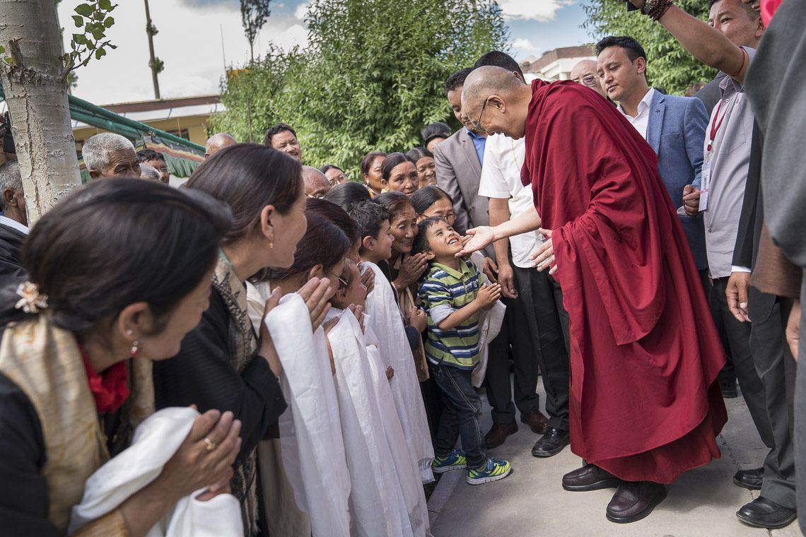 流亡西藏官民隆重庆祝达赖喇嘛八十二寿辰